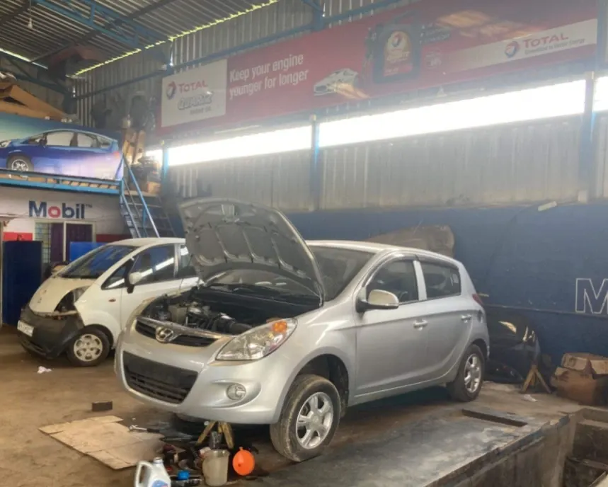 Mahindra SUV oil change and filter service